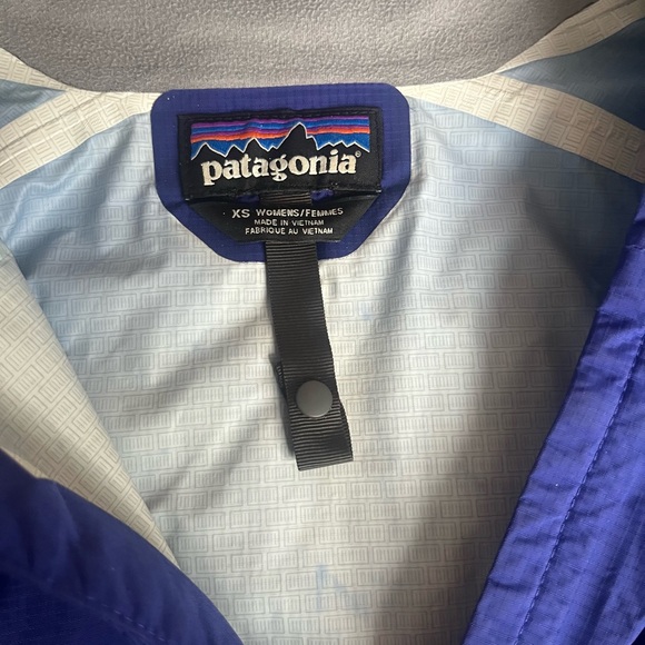 Patagonia Blue Hooded rain Jacket - Picture 2 of 4